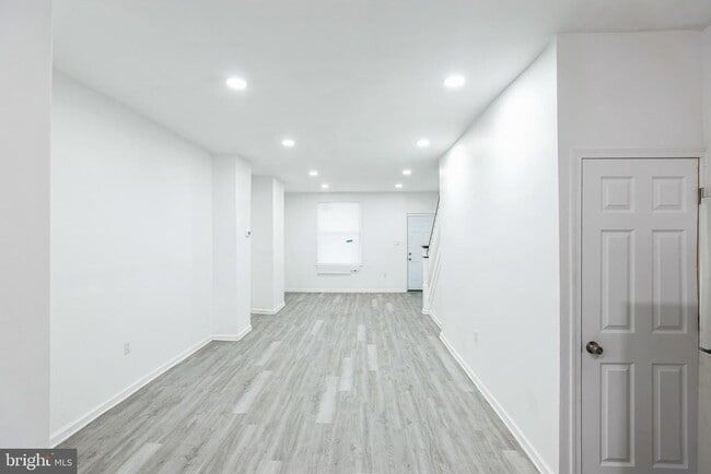 Building Photo - 5540 Harmer St