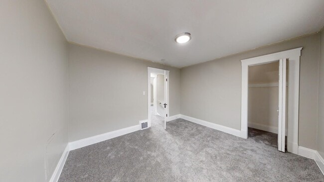 Building Photo - Old Brooklyn Area - 3 Bedroom Single Famil...