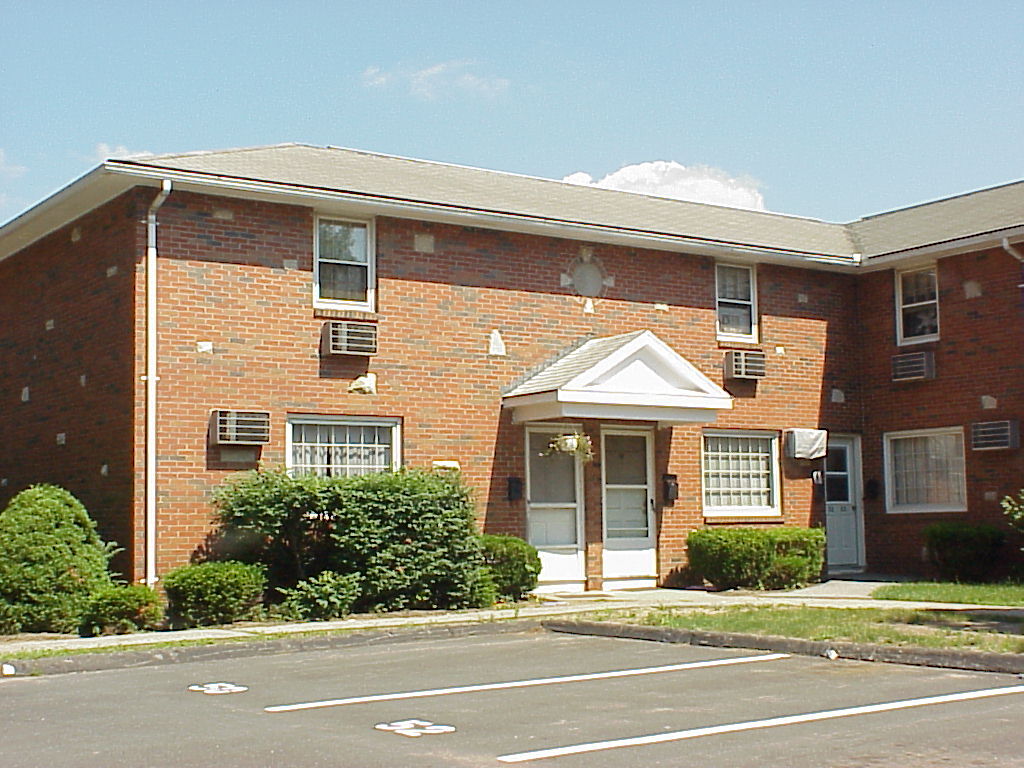 Building Photo - 86 Amherst Ave