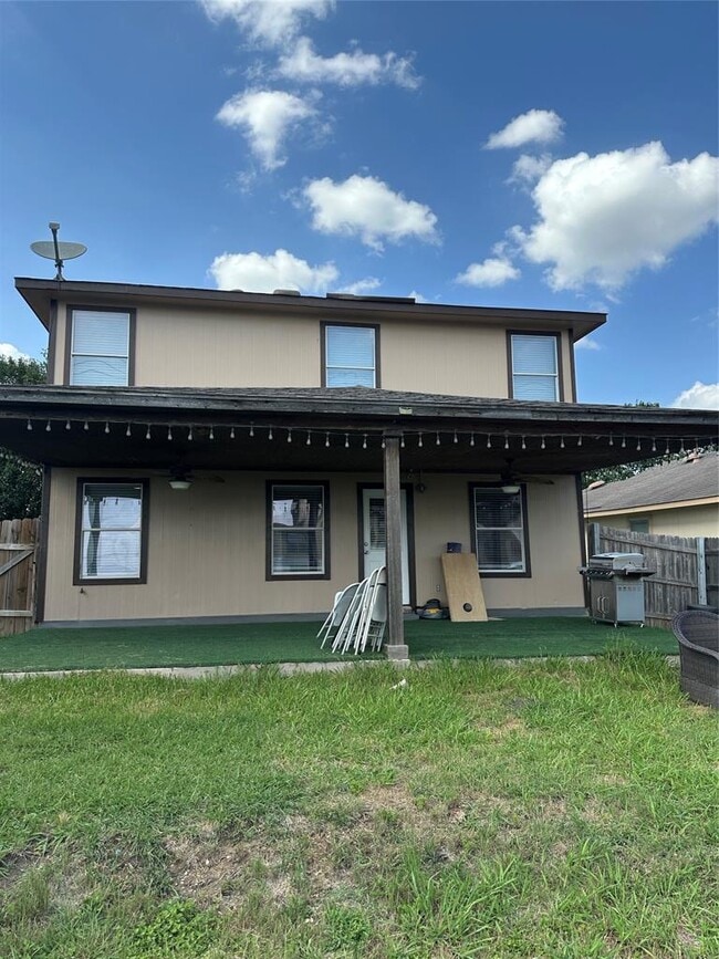 Building Photo - 11809 Stoney Meadow Dr