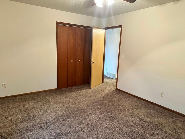 Building Photo - 1901 Elm Ave