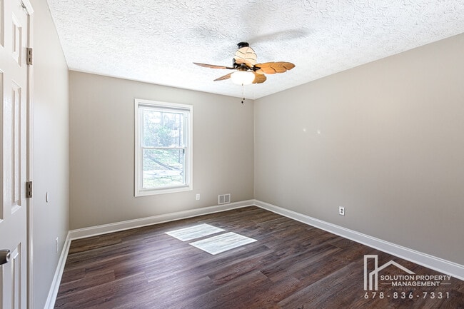 Building Photo - 6080 Stone Wood Dr NW