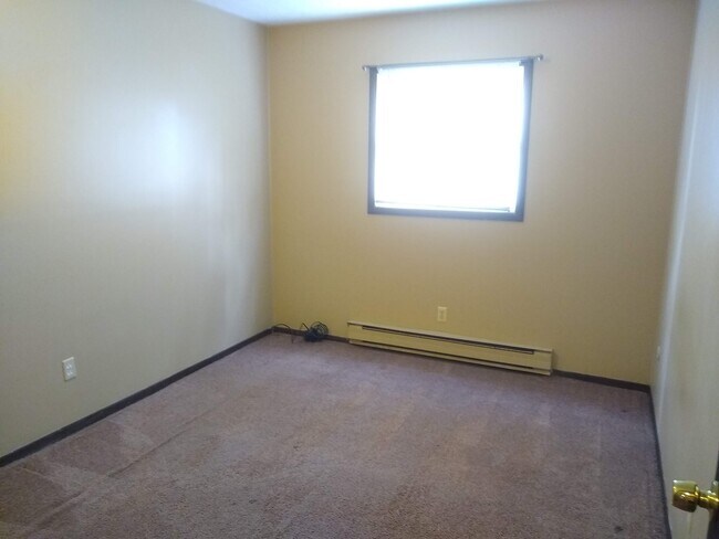 Bedroom 2 - 2378 Zircon St NE