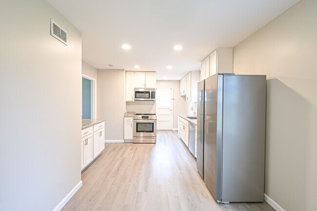 Building Photo - 2530 Bellfield St