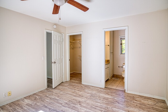 Building Photo - 67 Canaria Way