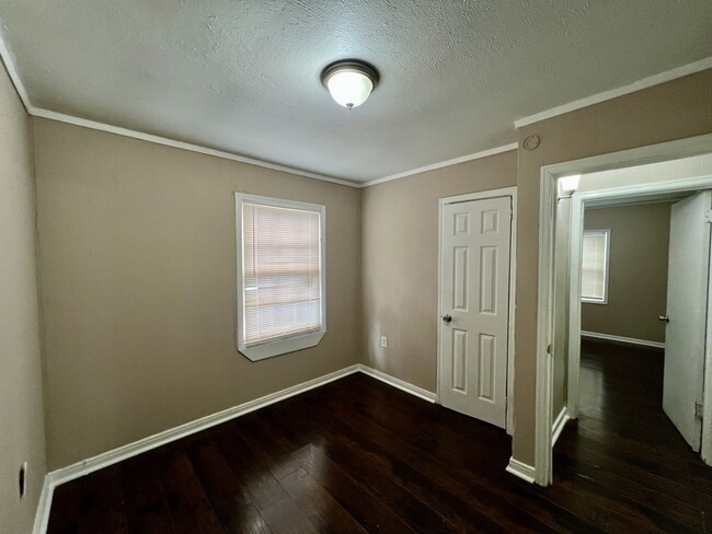 Building Photo - 5152 Enterprise St