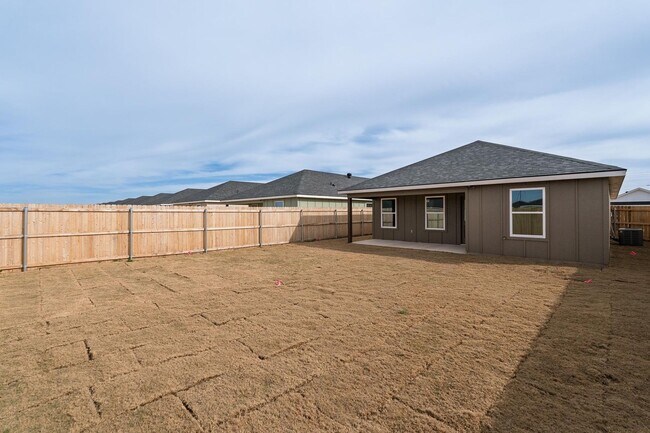 Building Photo - Spacious 3 Bedroom Home Located Less Than 15 Minutes from Stargate with Beautiful Modern Finishes...