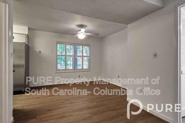 Building Photo - 601 Riverhill Cir