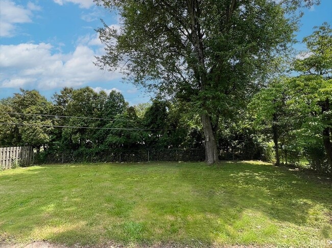 Building Photo - 4336 E 10th St