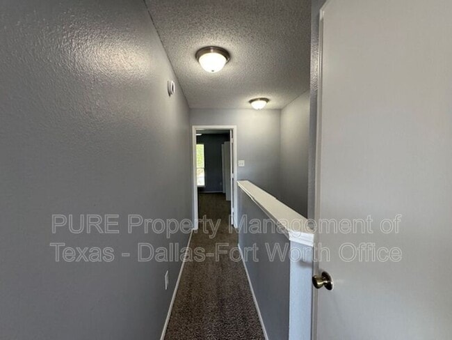 Building Photo - 4004 W Pioneer Dr