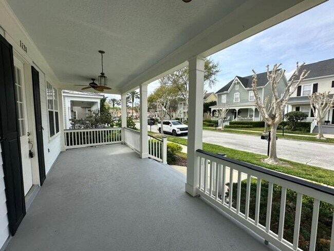 Building Photo - Completely remodeled 4 Bedroom 2 Bath sing...