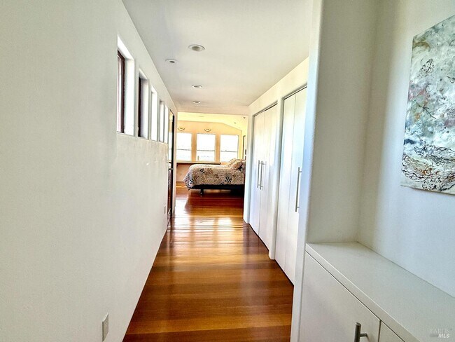 Building Photo - 4 Sandy Beach Rd