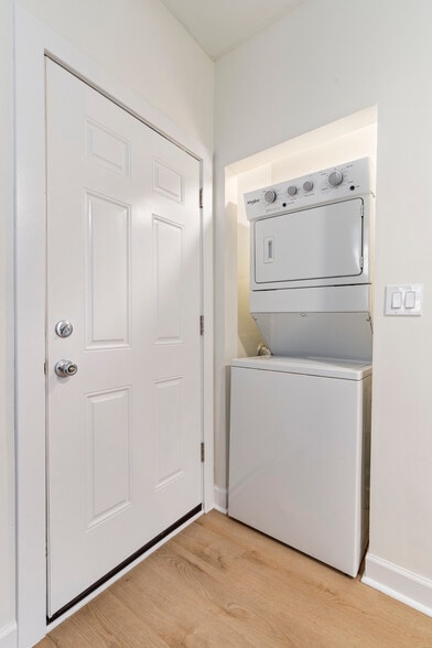 Building Photo - 2617 W Hirsch St