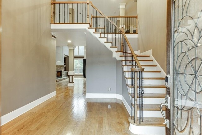 Building Photo - 940 Chateau Forest Rd