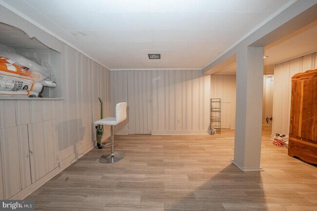 Building Photo - 452 Rock Glen Dr