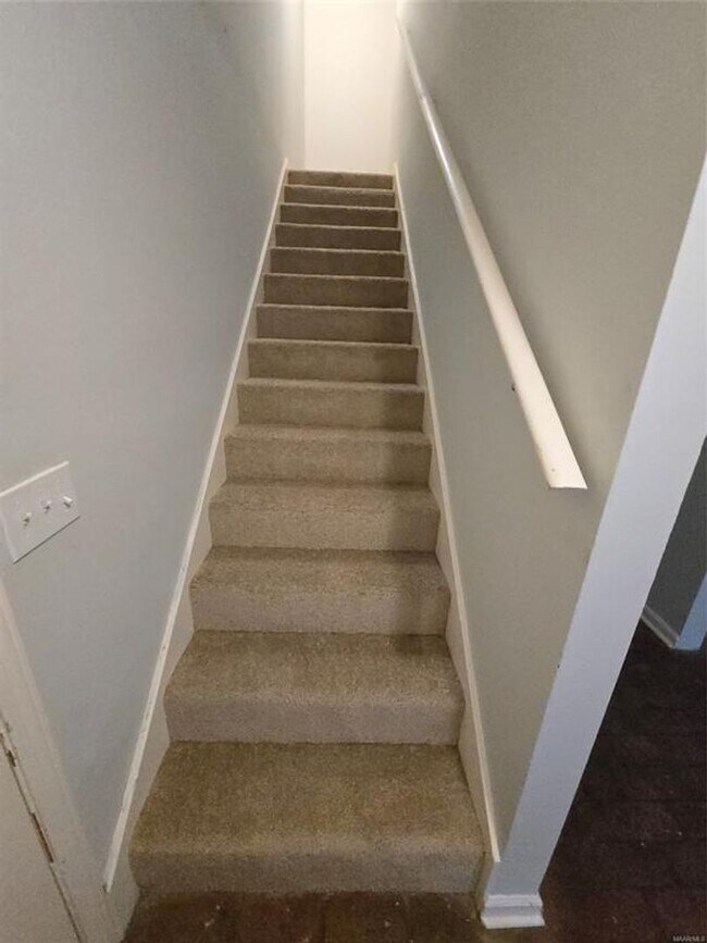 Building Photo - Charming 3-Bed, 2-Bath Townhouse in the He...