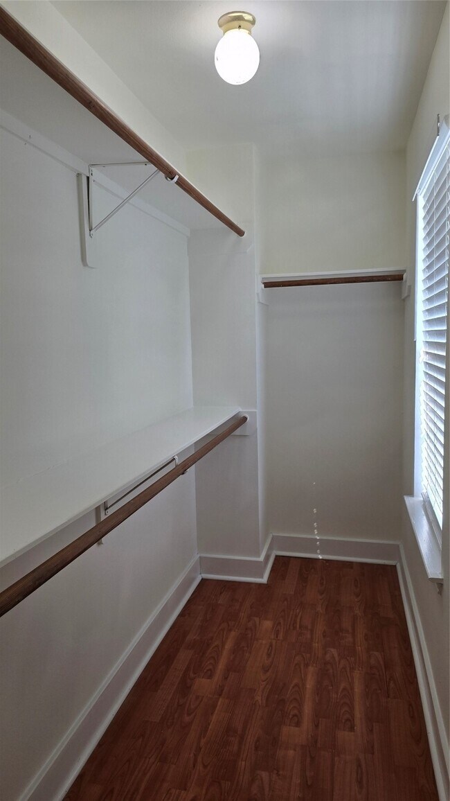 Building Photo - 9707 Farrell Dr