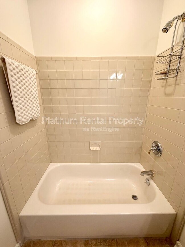 Building Photo - 7020 Grassmoor Grange Way