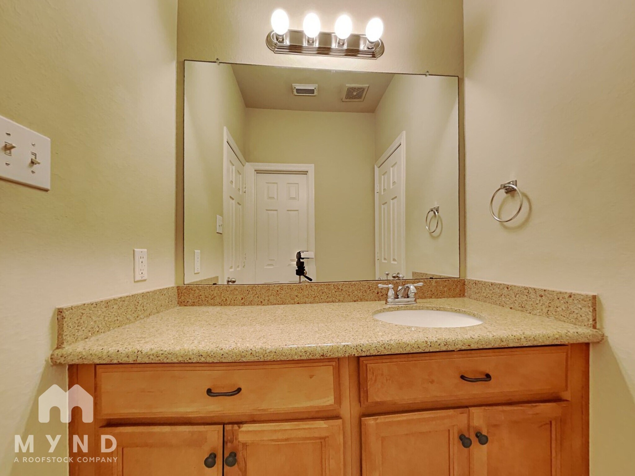 Building Photo - 4463 Diamante Dr