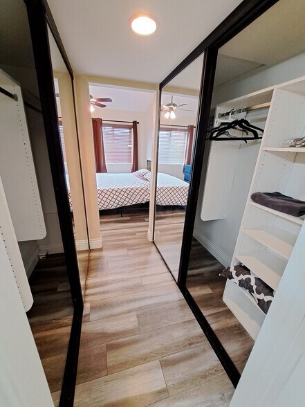 Building Photo - 3969 Nobel Dr