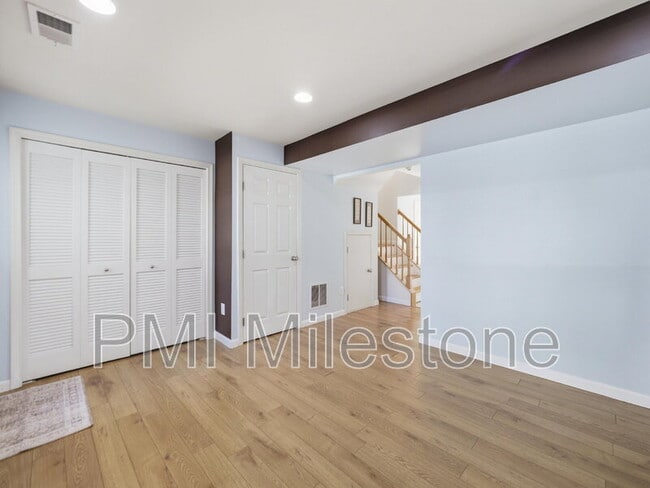 Building Photo - 1247 Mare St