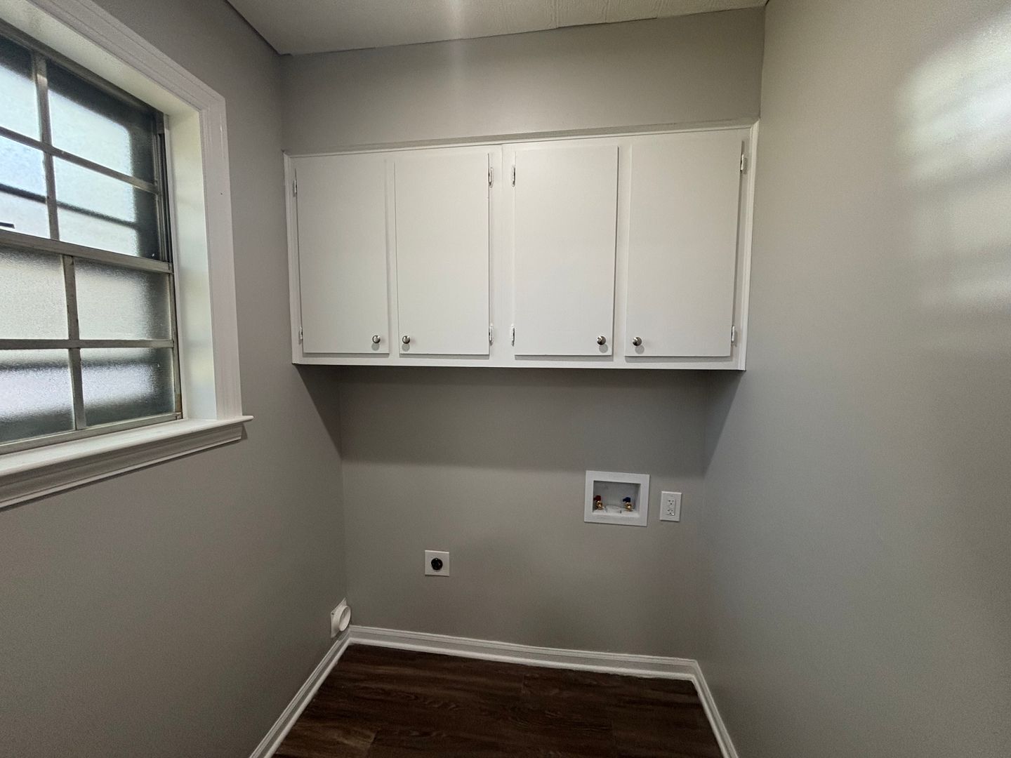 Building Photo - 8280 Chippingham Dr