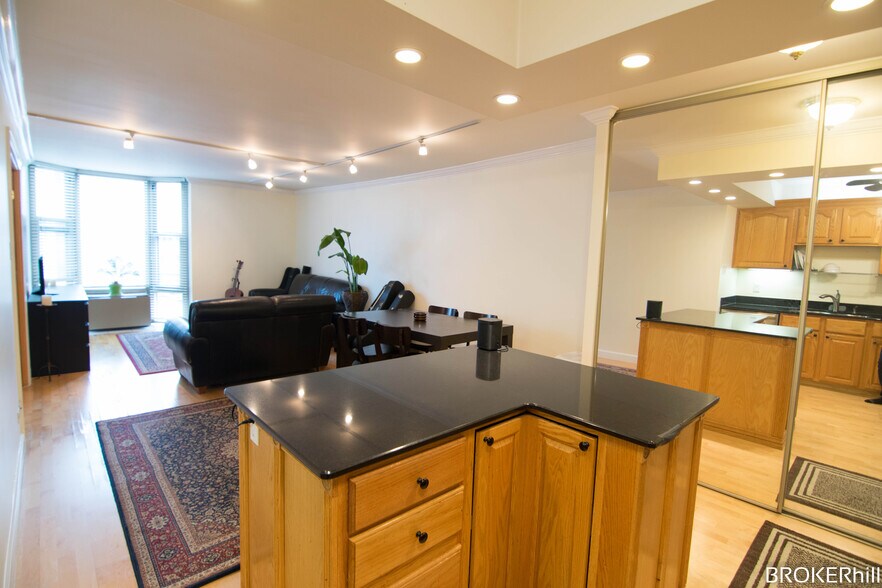 Living Room - 1340 N Dearborn St