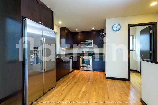 Building Photo - 1512 44th Ave SW