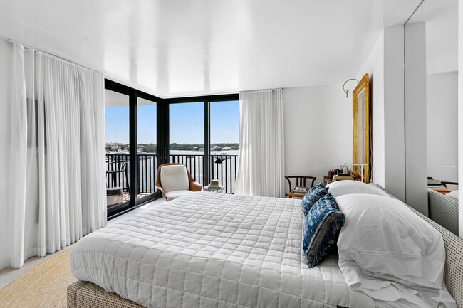 Building Photo - 1200 S Flagler Dr