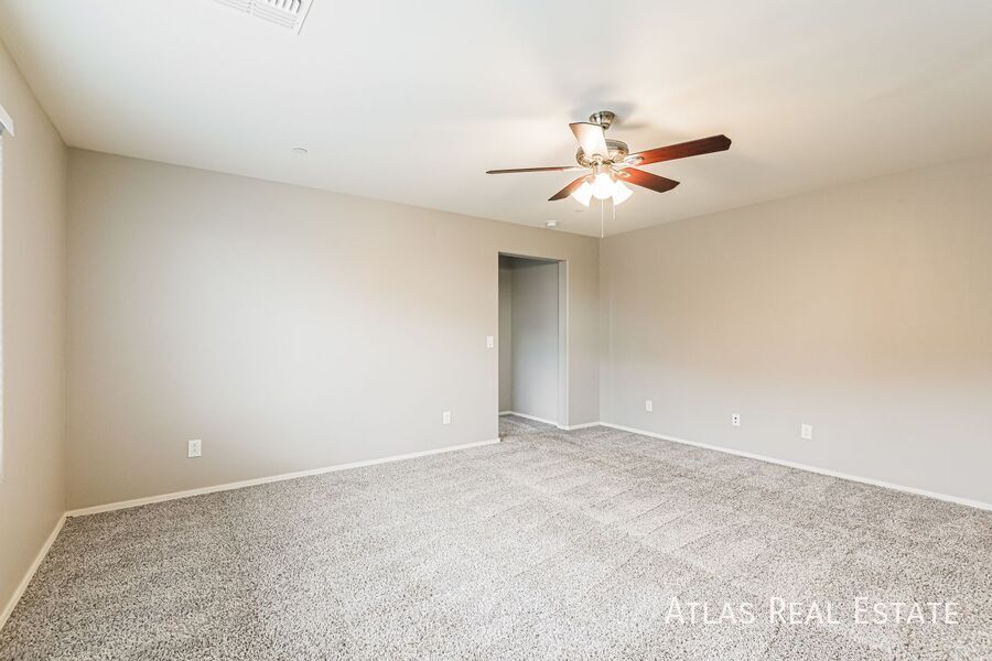 Building Photo - 13046 N Murray Dr