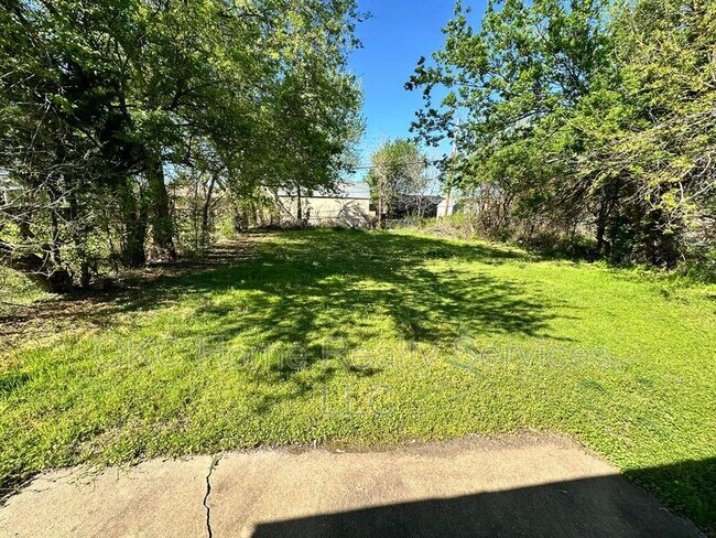 Building Photo - 421 NW 89th St