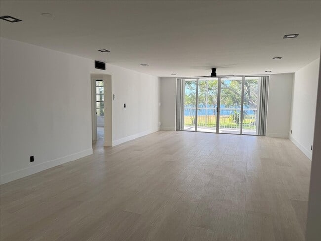 Building Photo - 3010 N Course Dr