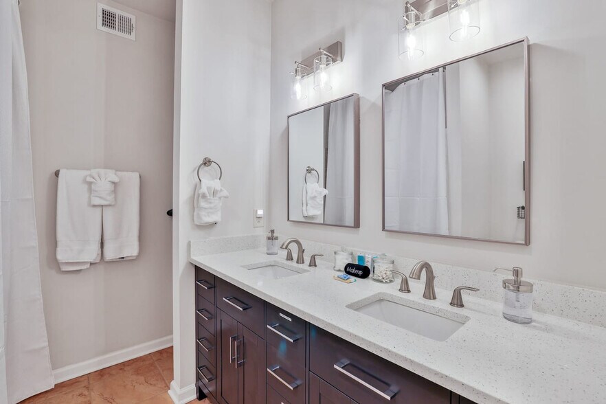 Building Photo - 193 Scarlet Oak Dr