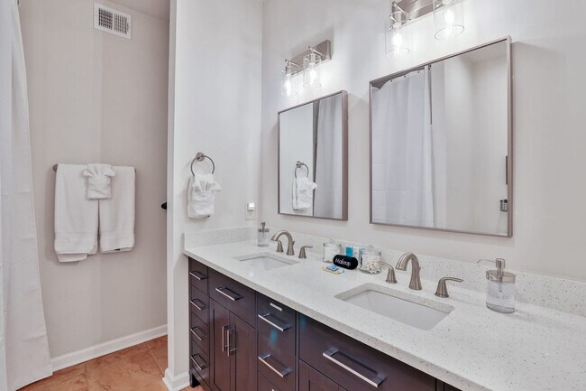 Building Photo - 193 Scarlet Oak Dr