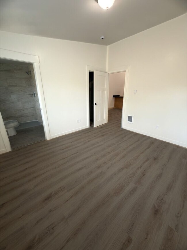 Building Photo - 1180 37TH Ct