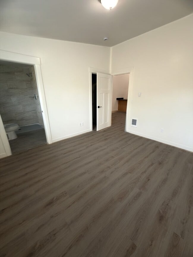 Building Photo - 37th Court Duplex