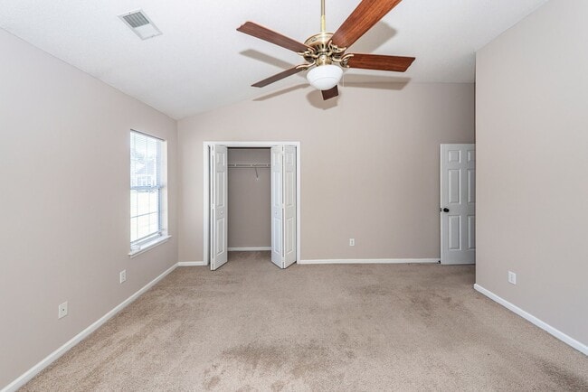 Building Photo - 3 Bedroom, 2 Bathroom Home in Whitehall - North Charleston