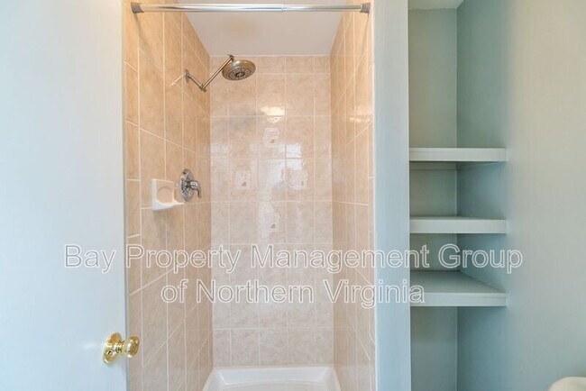 Building Photo - 355 GUNDRY Dr