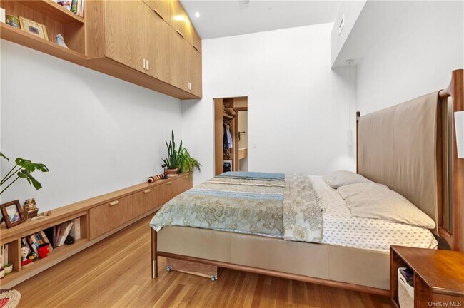 Building Photo - 150 N Bedford Rd