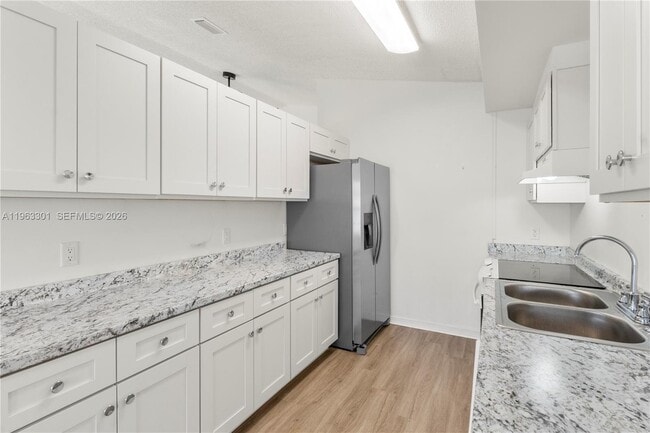 Building Photo - 1816 14th Ave SW