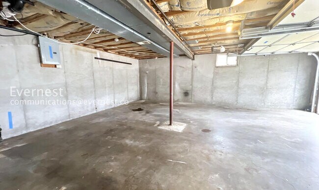 Building Photo - 309 SW Richwood Ln