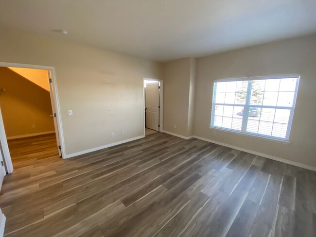 Building Photo - Reunion Two Bedroom Condo with Garage