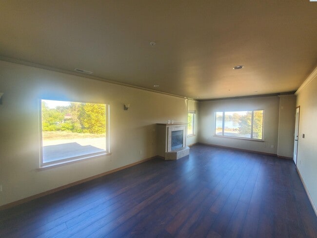 Building Photo - Riverwalk Village-Luxury living-partial ri...