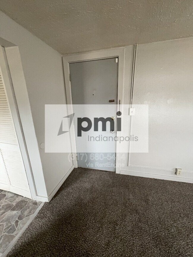Building Photo - 1311 E 11th St
