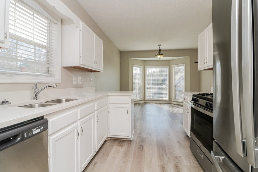 Building Photo - 2627 Windage Dr SW