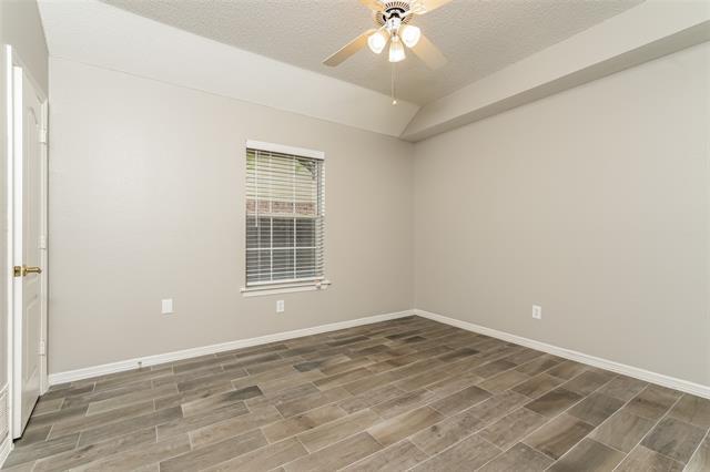 Building Photo - 633 Fern Dr