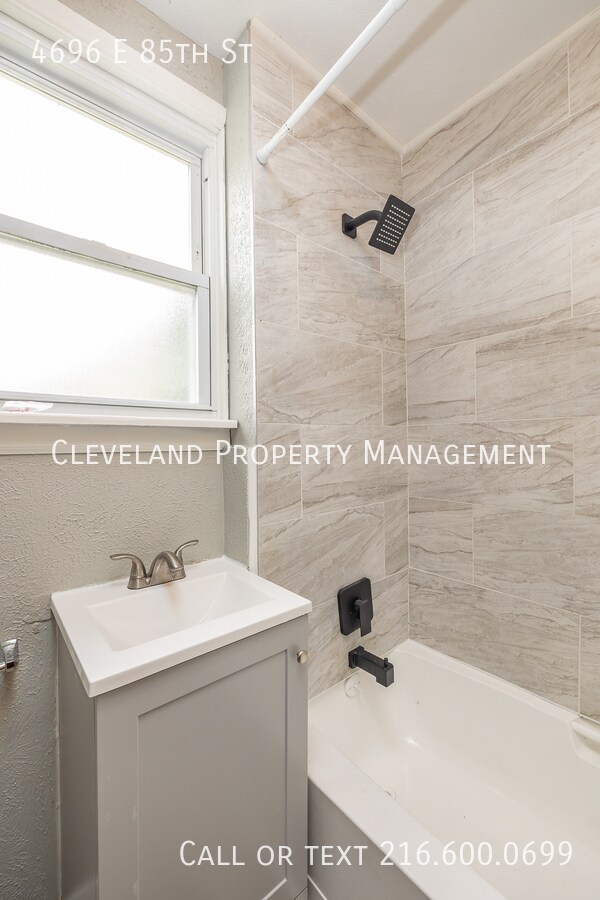 Building Photo - 4696 E 85th St