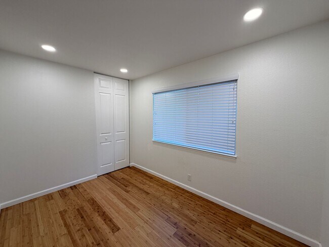 Building Photo - 5929 Mabie Ct
