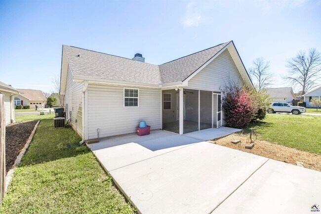 Building Photo - 309 Deerfield Cir