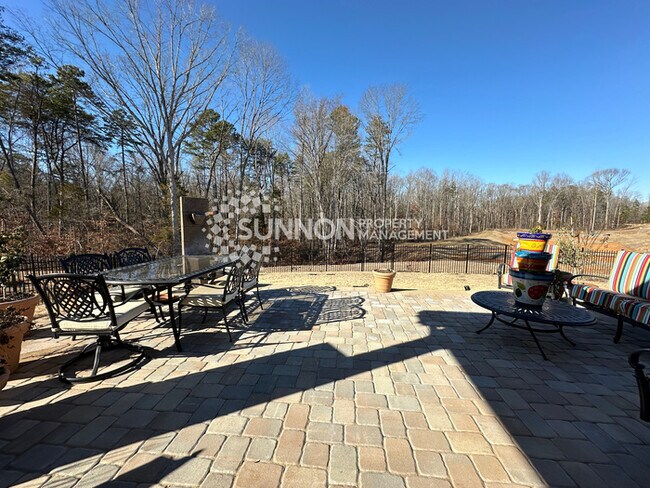 Building Photo - Gorgeous 3 Bed 3 Bath Home in Huntersville